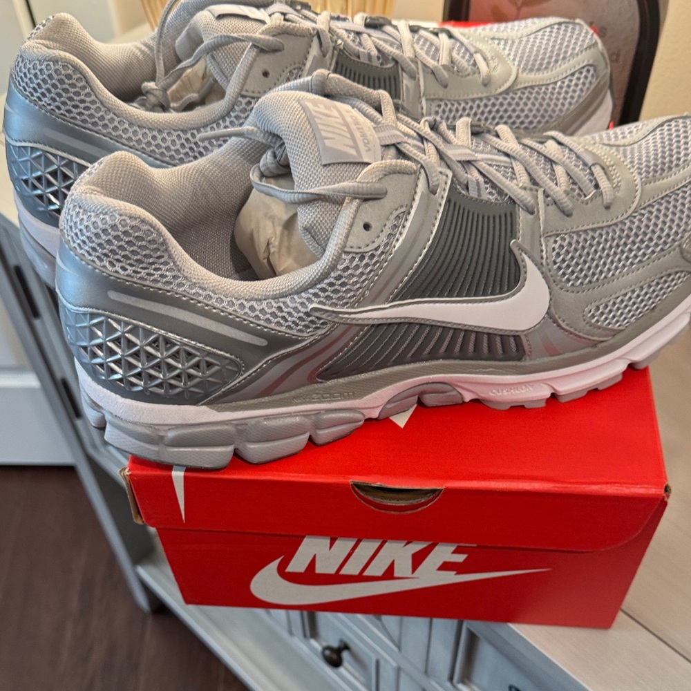 Nike Zoom Vomero 5 Silver and Gray Athletic Sneakers